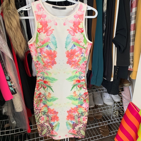 Guess Dress- NWT- Size small - Picture 1 of 3